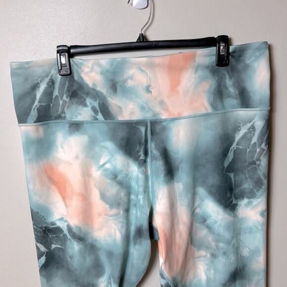 NWT Athleta Elation printed 7/8 tights leggings in Marine Minimalistic Grey - Picture 5 of 13